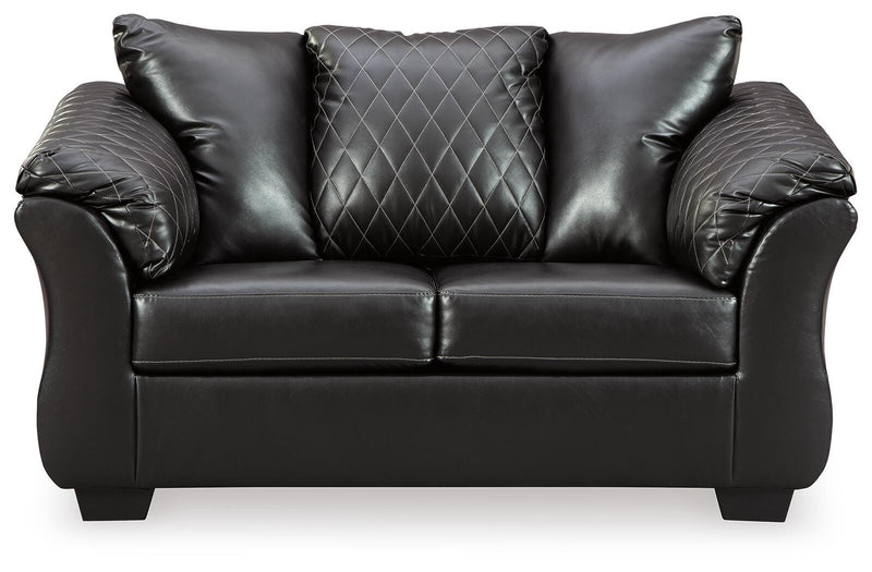 Betrillo Loveseat