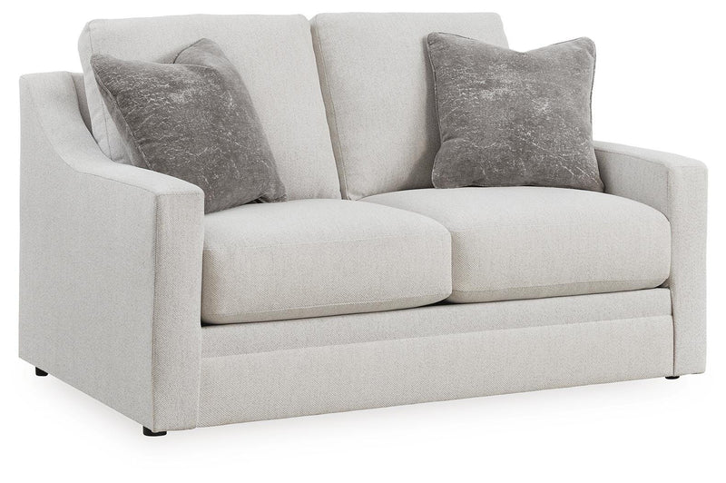 Maitelynn Loveseat
