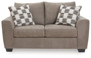 Loreo Loveseat