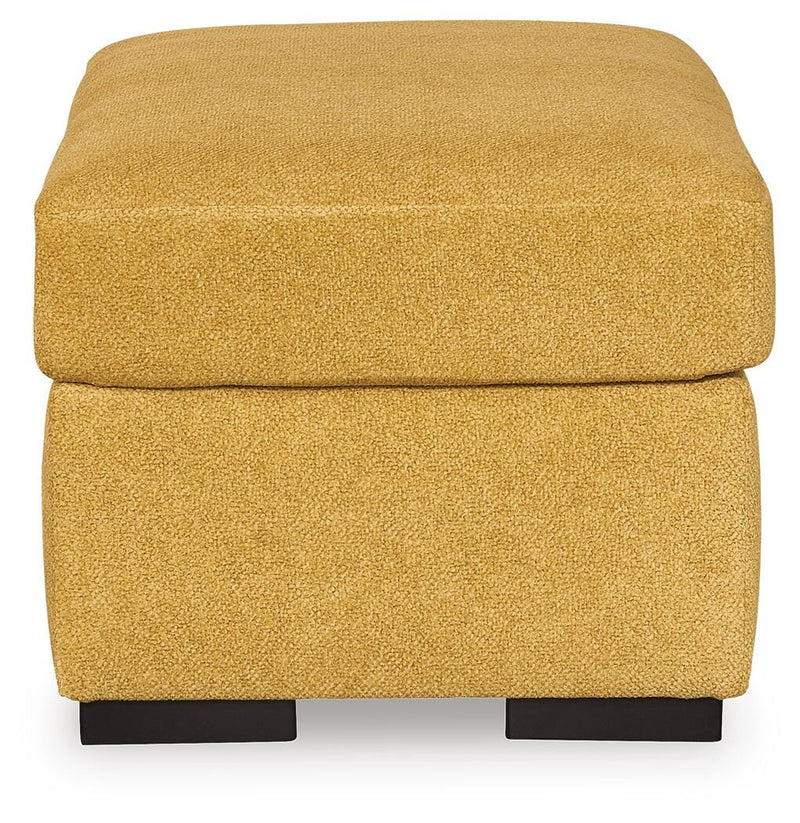Keerwick Sofa, Loveseat, Ottoman and 2 Chairs