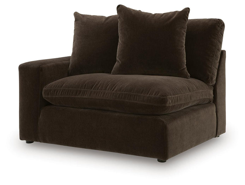 Maxton Heights Left-Arm Facing Corner Chair
