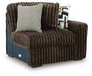 Midnight-Madness Right-Arm Facing Corner Chair