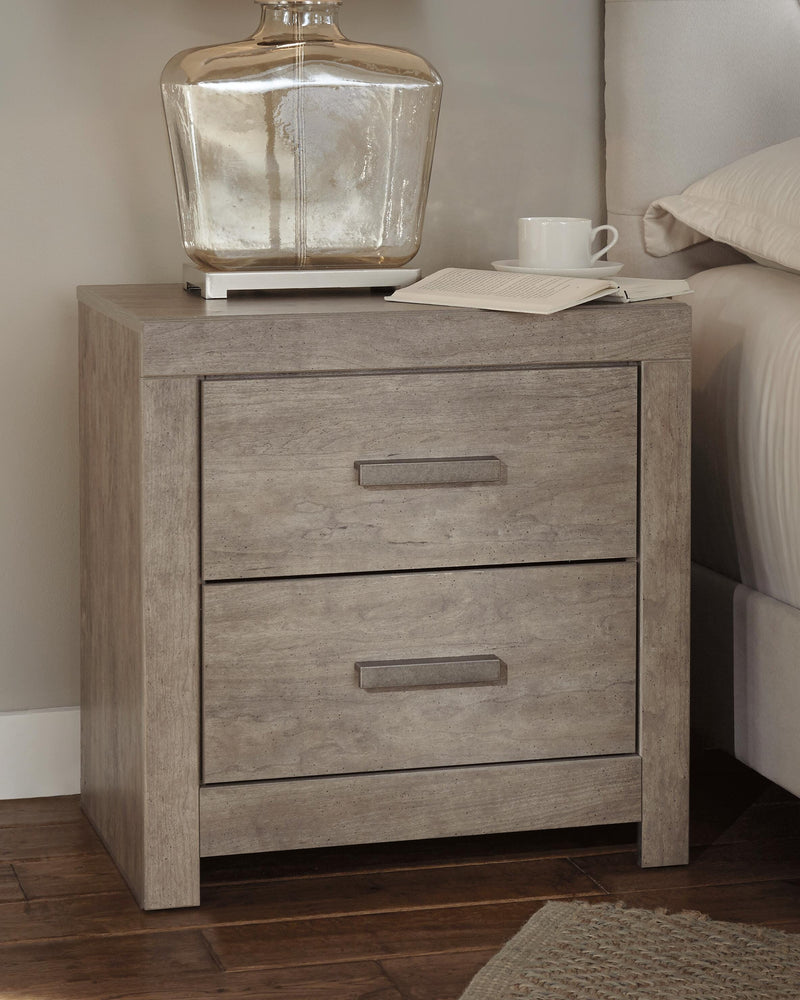 Culverbach Queen Bed with Mirrored Dresser and 2 Nightstand