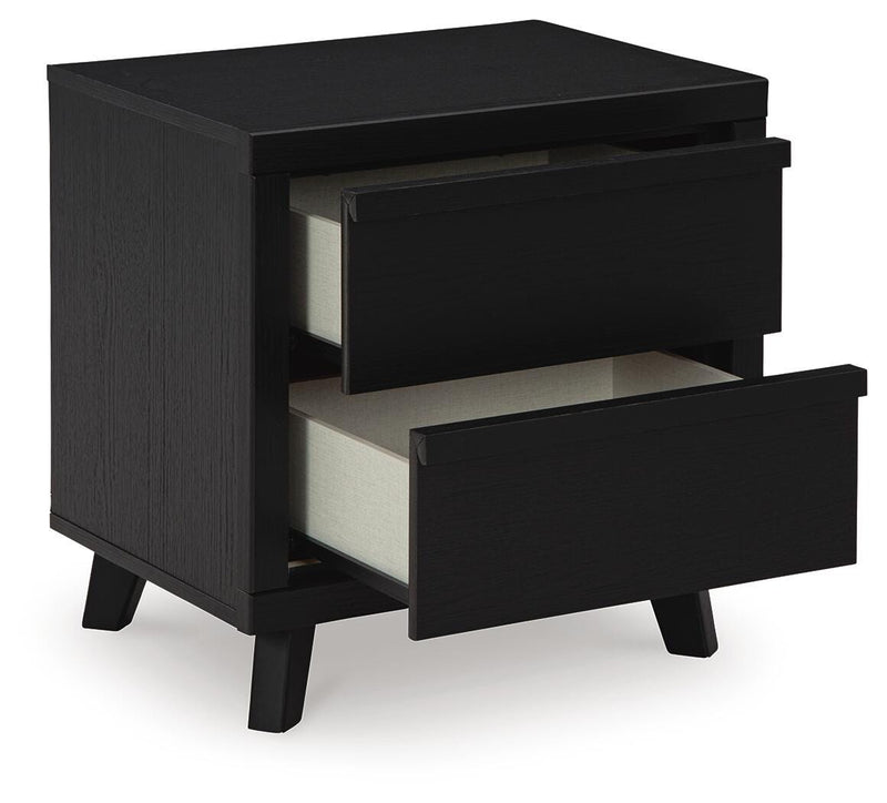 Danziar Queen Panel Bed, Chest and Nightstand
