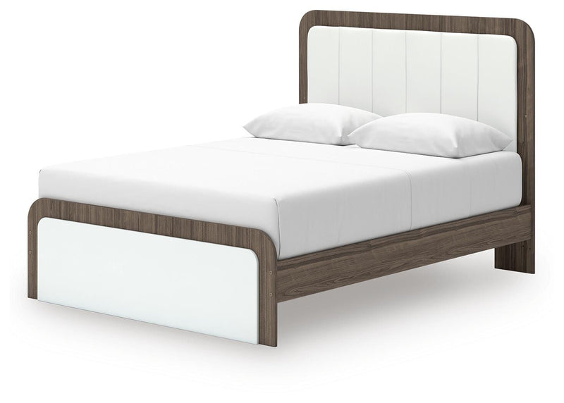 Kendanport Queen Upholstered Bed and 2 Nightstands