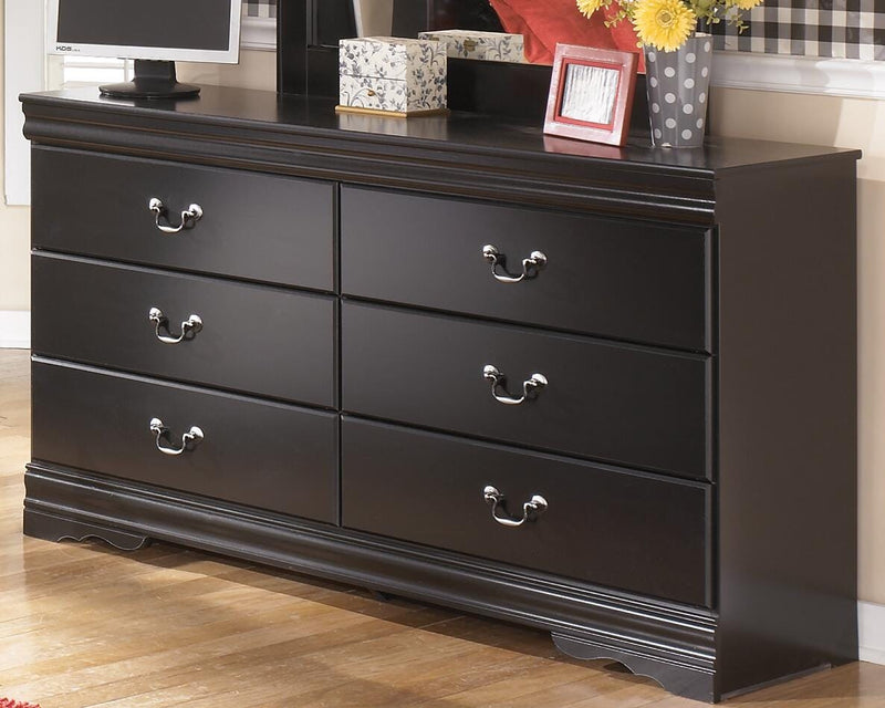 Huey Vineyard Full Sleigh Bed and Dresser
