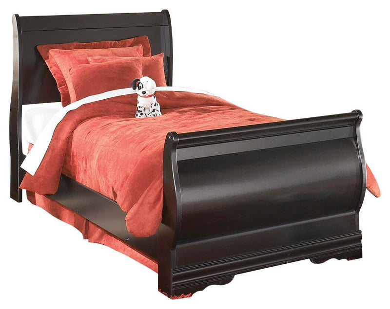 Huey Vineyard Full Sleigh Bed with Dresser and Mirror