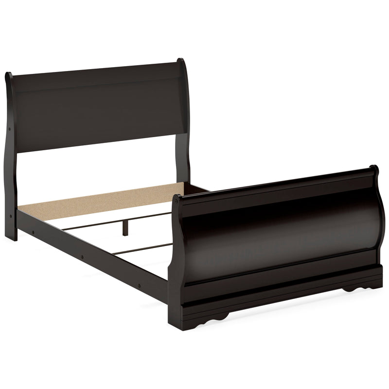 Huey Vineyard Full Sleigh Bed and Dresser