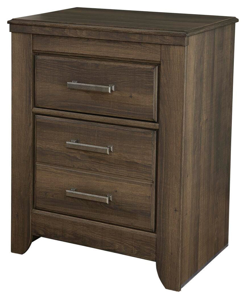 Juararo Queen Poster Bed, Dresser, Mirror, Chest and 2 Nightstands