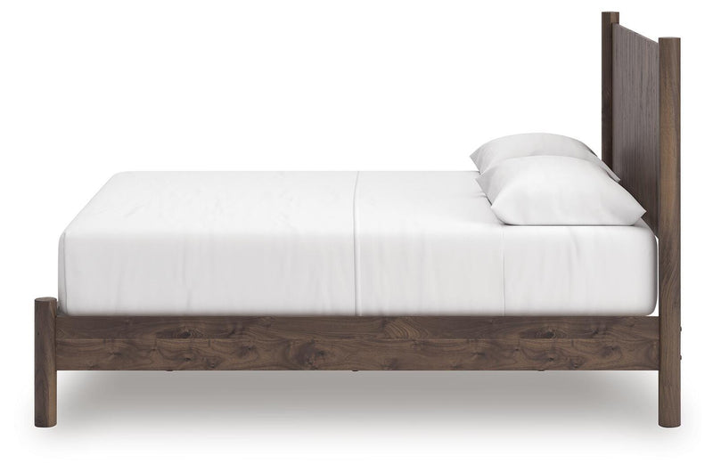 Pamytta Queen Panel Platform Bed, Dresser and Mirror