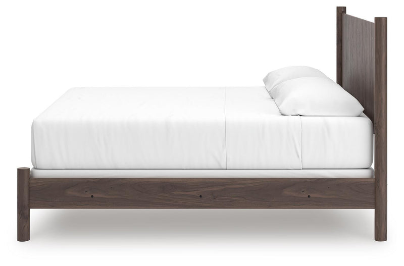 Pamytta King Panel Bed, Dresser, Mirror and Nightstand