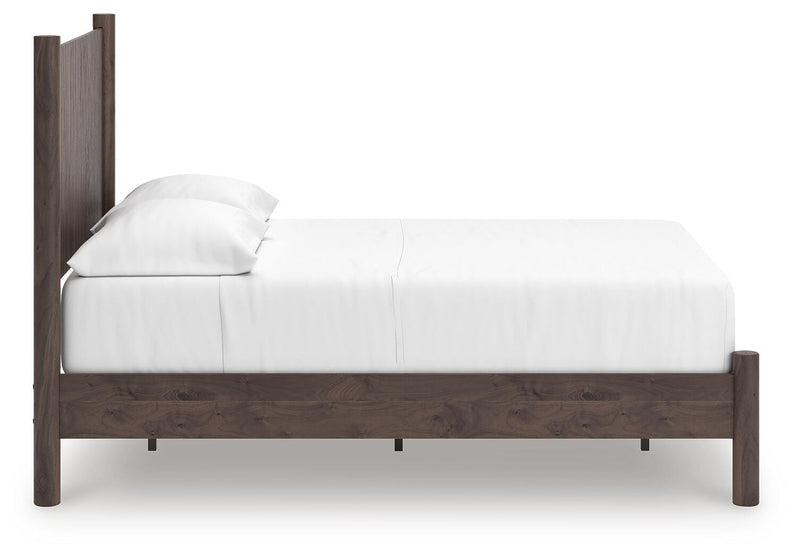 Pamytta Full Panel Platform Bed, Dresser and Mirror