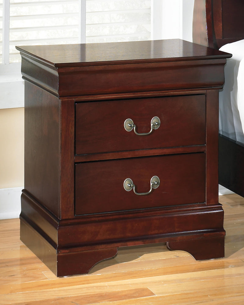 Alisdair Queen Sleigh Bed, Chest and 2 Nightstands
