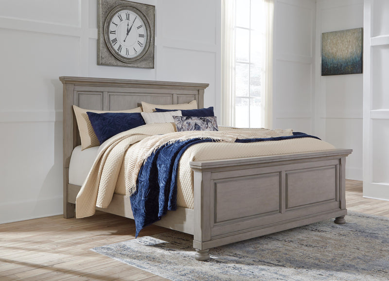 Lettner King Panel Bed with Dresser, Mirror and Nightstand