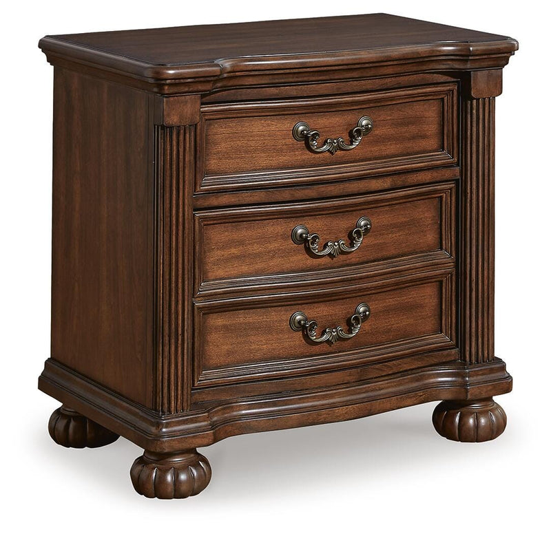 Lavinton Queen Poster Bed, Dresser, Mirror and Nightstand