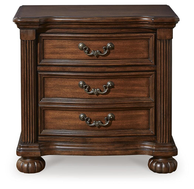 Lavinton King Poster Bed, Dresser, Mirror and 2 Nightstands