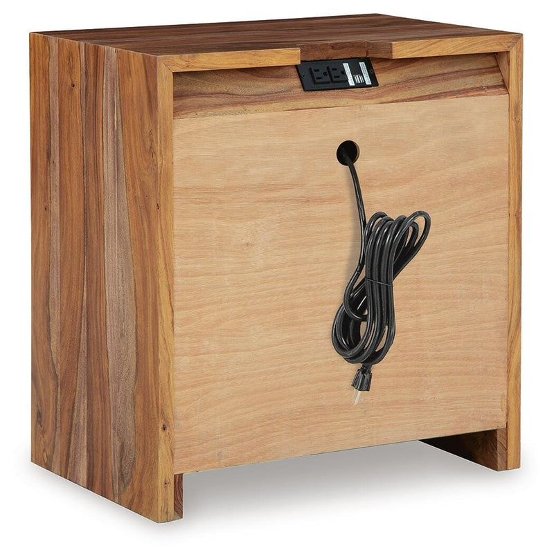 Dressonni Queen Panel Bed, Dresser, Mirror and Nightstand