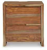 Dressonni Queen Panel Bed, Dresser, Mirror and Nightstand