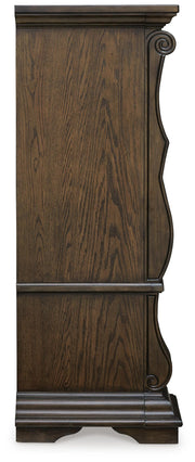 Maylee Queen Panel Bed, Dresser, Mirror, Chest and 2 Nightstands