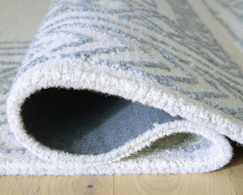 Azelhurst 5' x 7' Area Rug